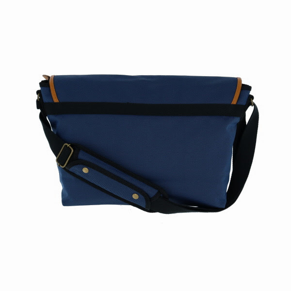 Bianchi】ビアンキ メッセンジャーバッグ（A4収納可能） | 鞄通販
